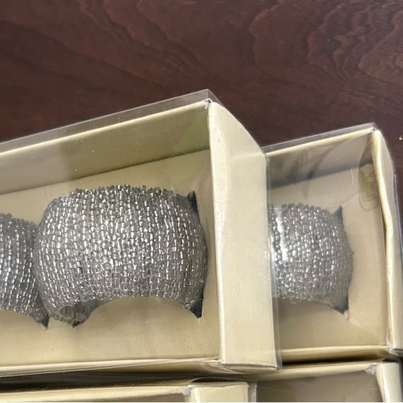NEW Textured Silver Napkin Rings Set - Picture 8 of 9